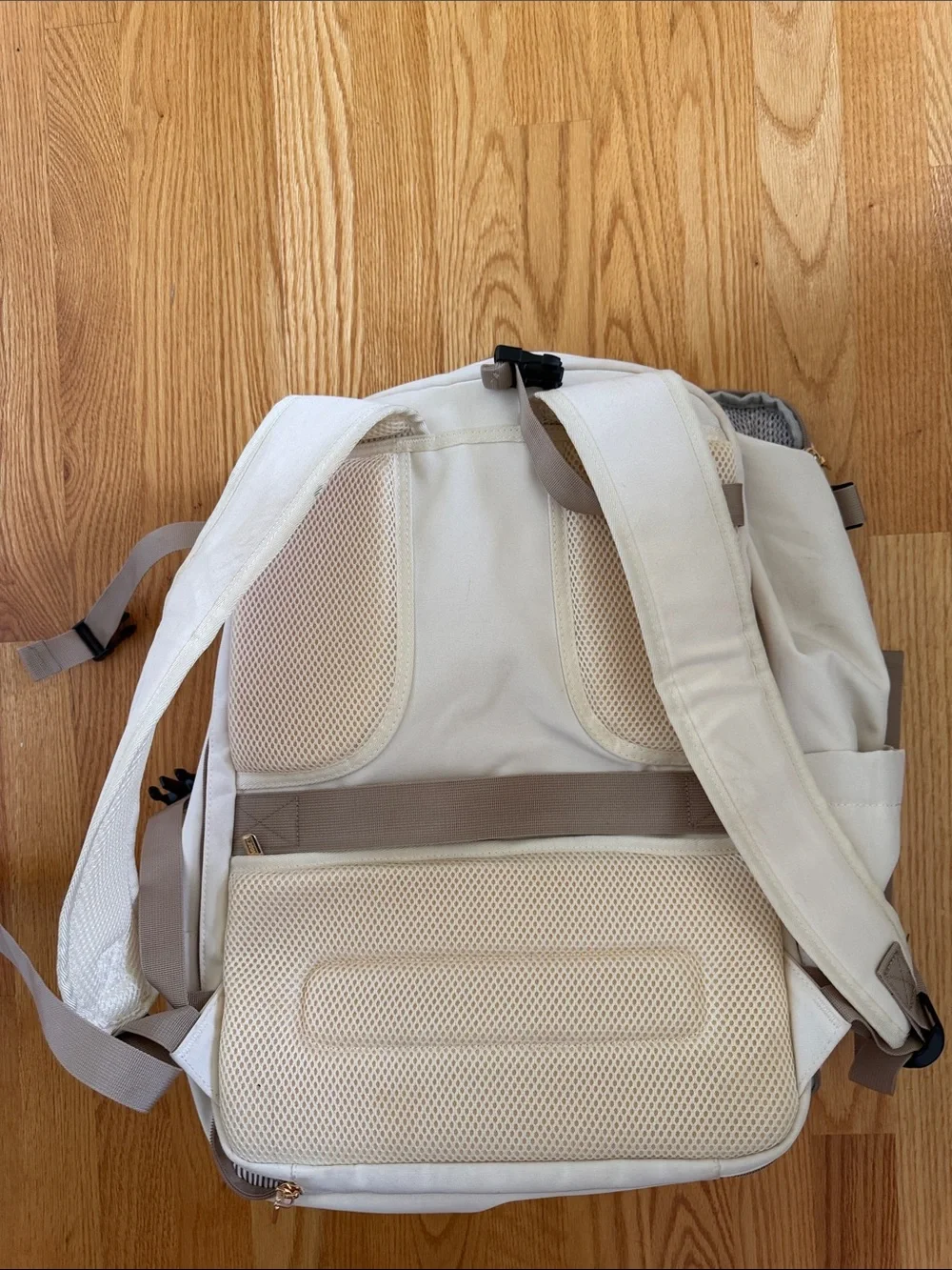 N/A white tan